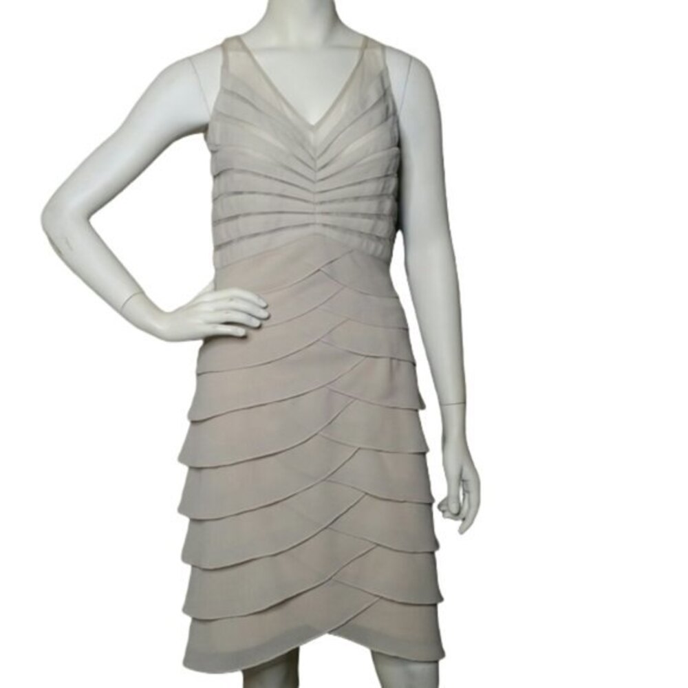 Scarlett Nite Nude Ecru Tan V Neck Sleeveless Formal Dress Womens Size 8 NEW